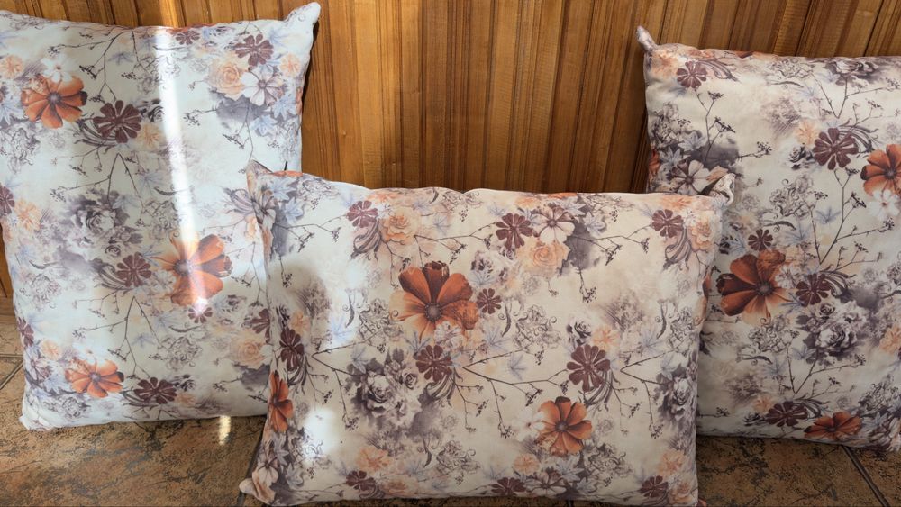 Perne decor canapea