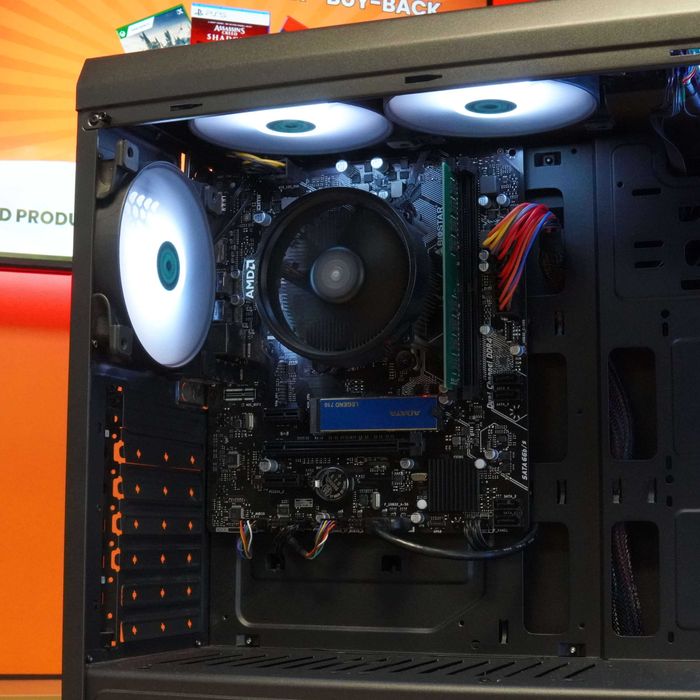 Desktop AMD Ryzen 5 3400G 16GB RAM 1TB SSD + AMD Radeon RX Vega 11 2GB, Lumini RGB, Negru, 12 LUNI GARANTIE