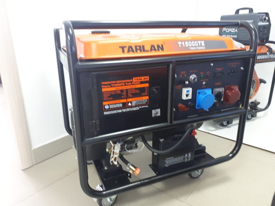 Генератор бензиновый, электростанция, движок, генератор.