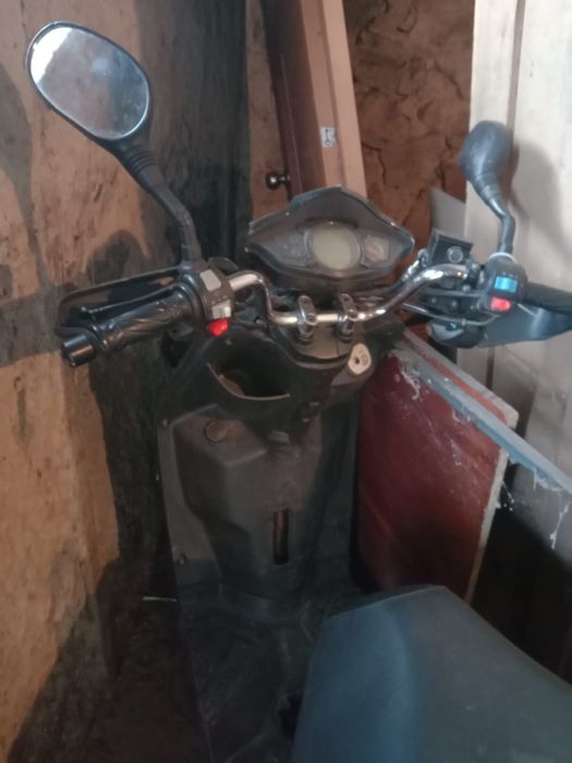 Продам мопед танк