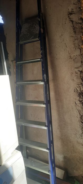 Стремянка, валики, уровень, шпателя