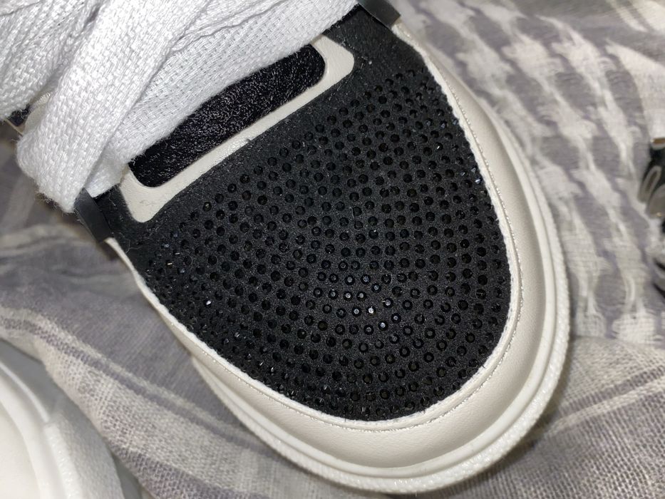 Adidasi Amiri Ma1 cu cristale