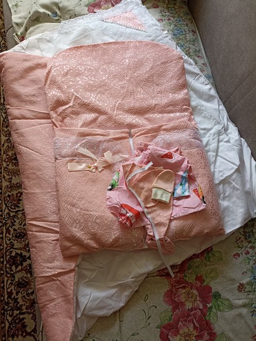 Продам конверт на выписку