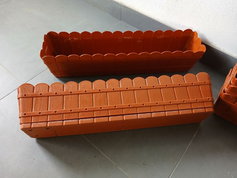 Jardinere in stare foarte bună