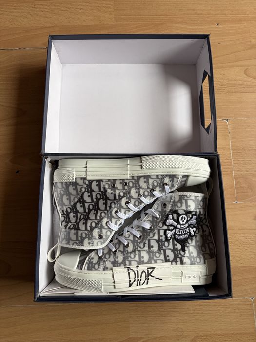 Christian Dior B23