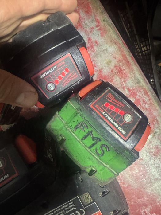 Milwaukee baterii 5ah , incarcator