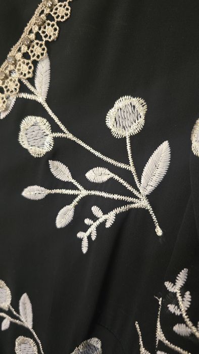 Платье красивое черное