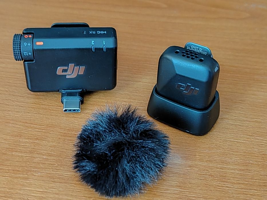 Kit DJI MIC Mini, 1x microfon, 1x receptor, 1x incarcator, 1x USB.