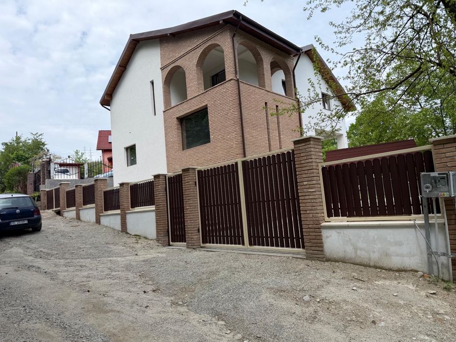 Casa deosebita Bujoreni