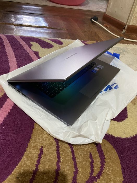Huawei 1155G7 Core i5, ОЗУ 8гб новом