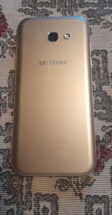 SAMSUNG Galaxy A5 2017 год