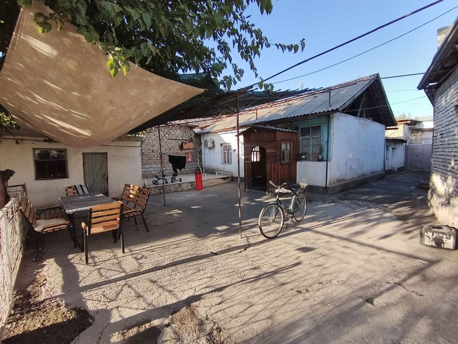 Ховли уй сотилади сариосиё центирида