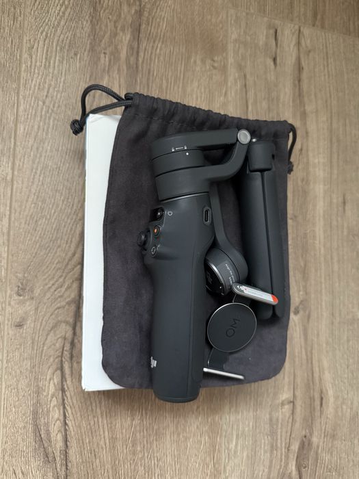 Продам стабилизатор DJI Osmo mobile 6