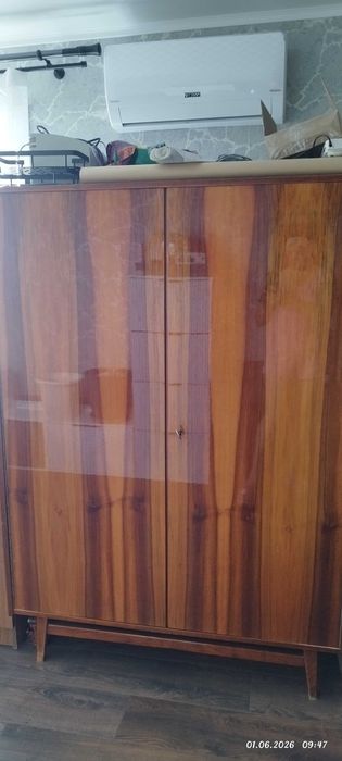 Продам советский шкаф