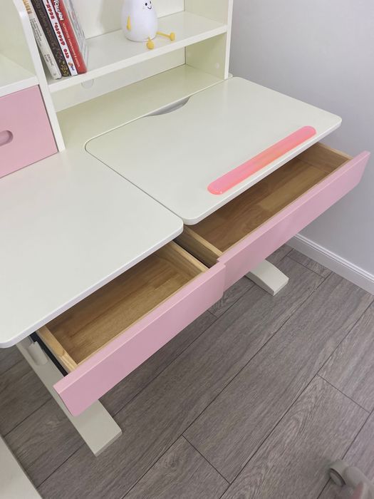 Комплект Растущая парта и стул.