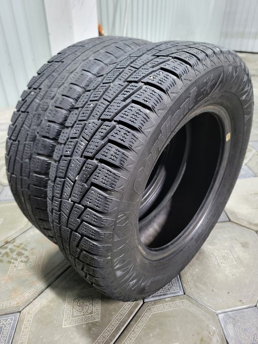 Продам зимнею шину одиночку 215/65/15  в хорошом состояние.