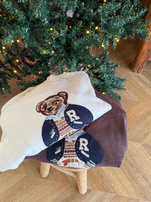 Страхотен пуловер с вълна с мече