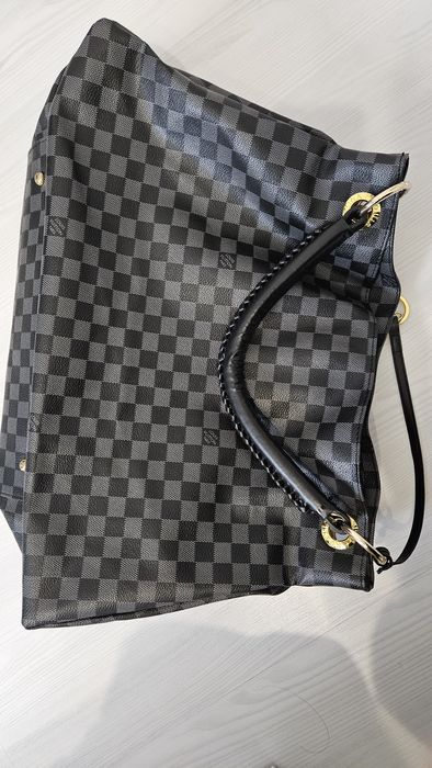 Geanta Louis Vuitton