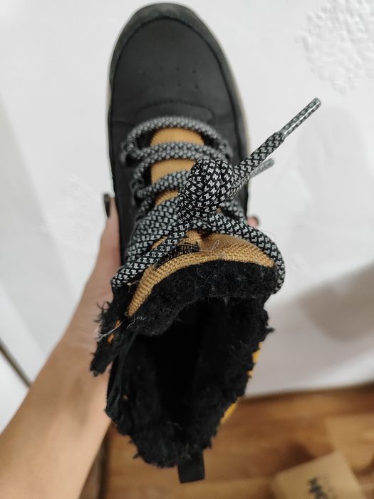 Продам детскую обувь