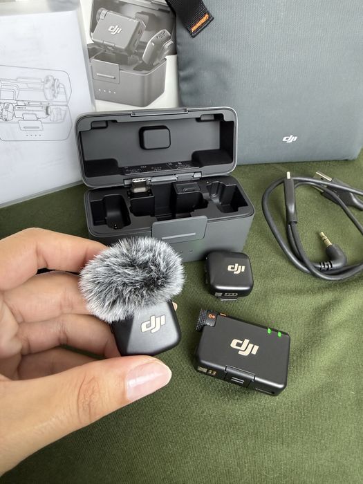 Микрофон DJI Mic Mini(2TX + 1RX + Charging Case) черный