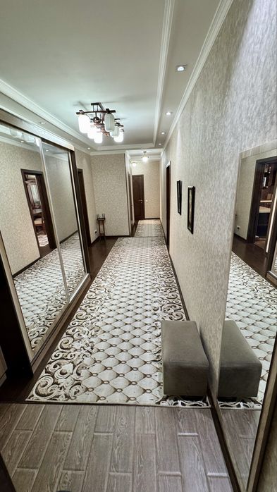 Продам квартиру 3-комнатную. Метро Шахристон