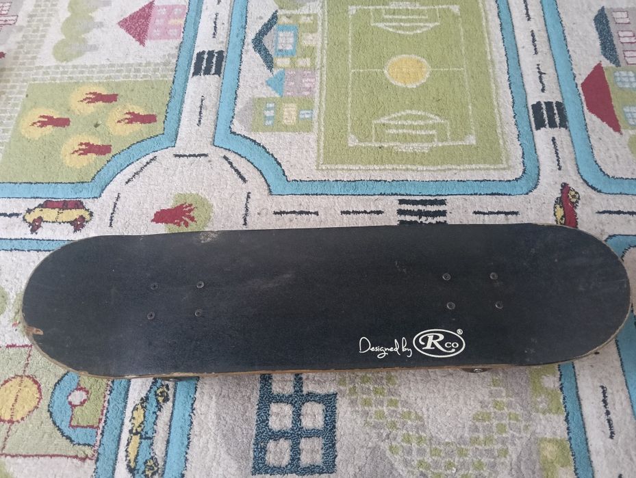Skateboard uzat negociabil