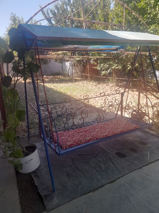 Срочно 4 сотих ер сотилади текис 11 туп дарахти бор газ свет сув