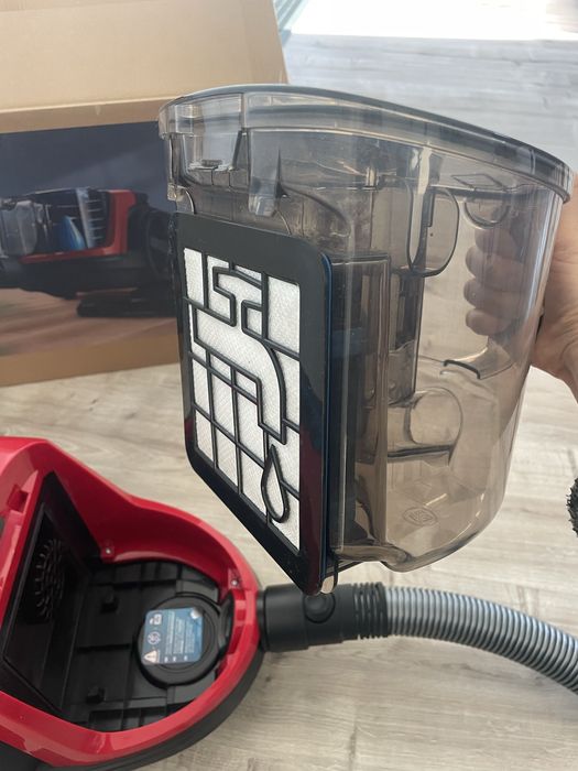 Aspirator Phillips fara sac, nou