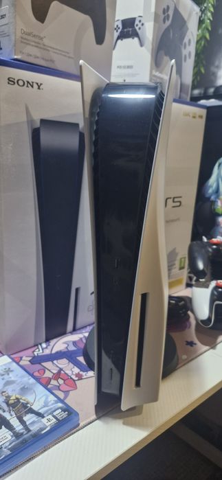 Продаю Playstation 5