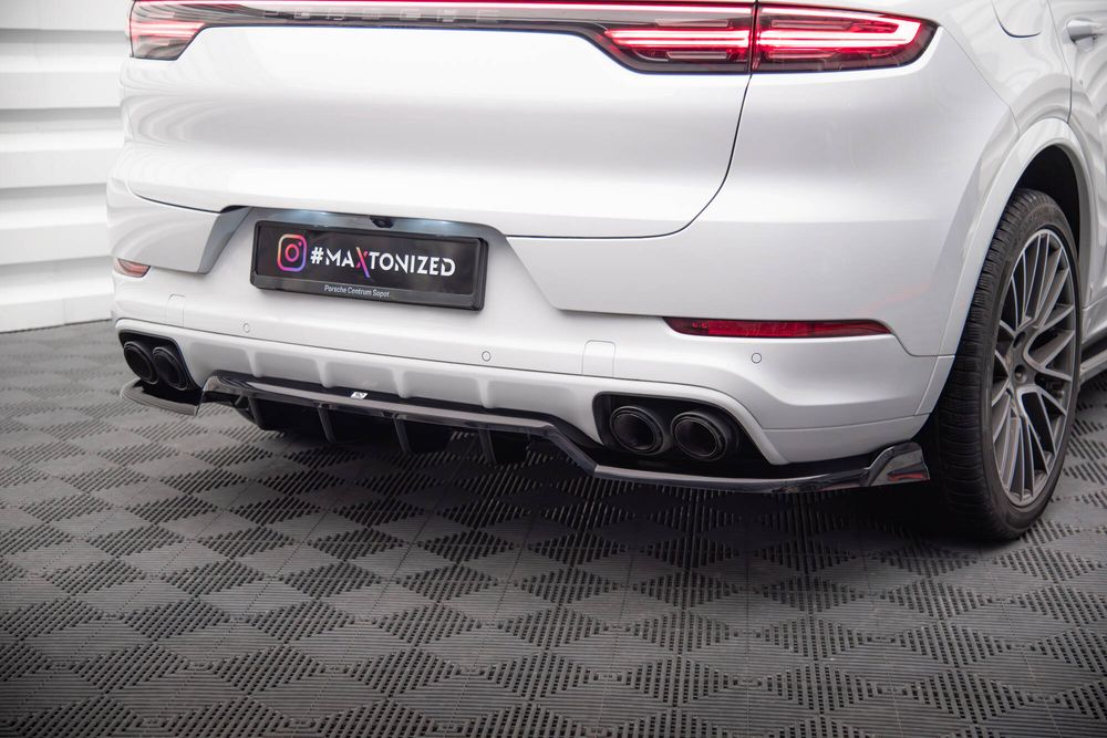 Добавка за задна броня Maxton design за Porsche Cayenne Mk3 (2018-2023)