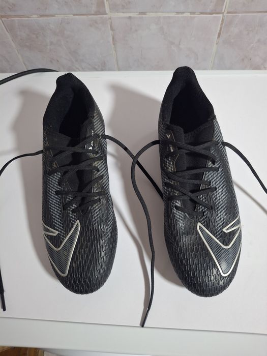 Футбольные бутсы, Demix