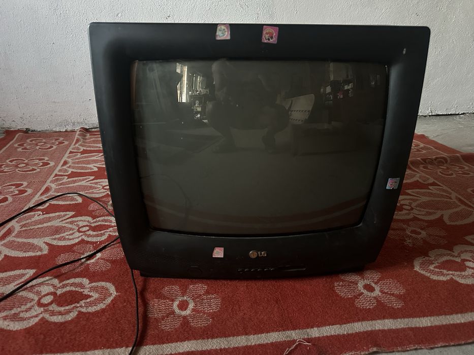 Телевизор LG продам