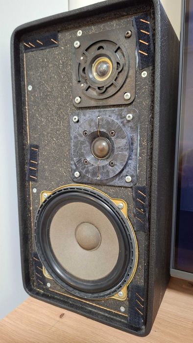 Аудио колони Graetz P 1-80 и активен субуфер D-BOX David-300