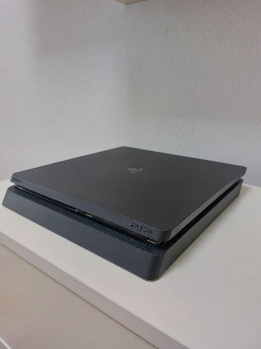 PlayStation 4 Slim Black 1TB