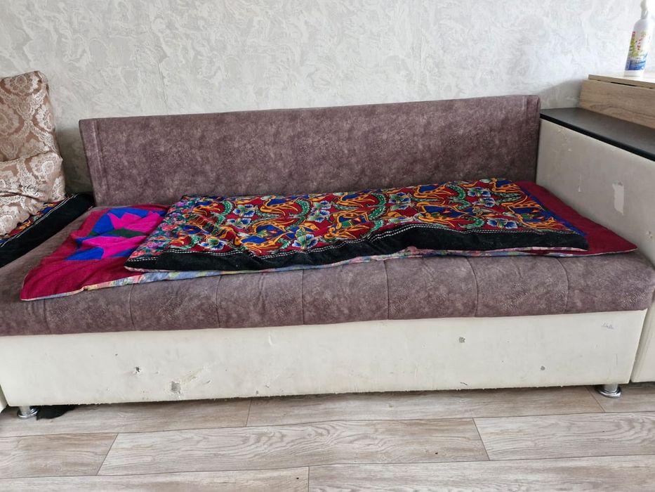 Отдам даром диван