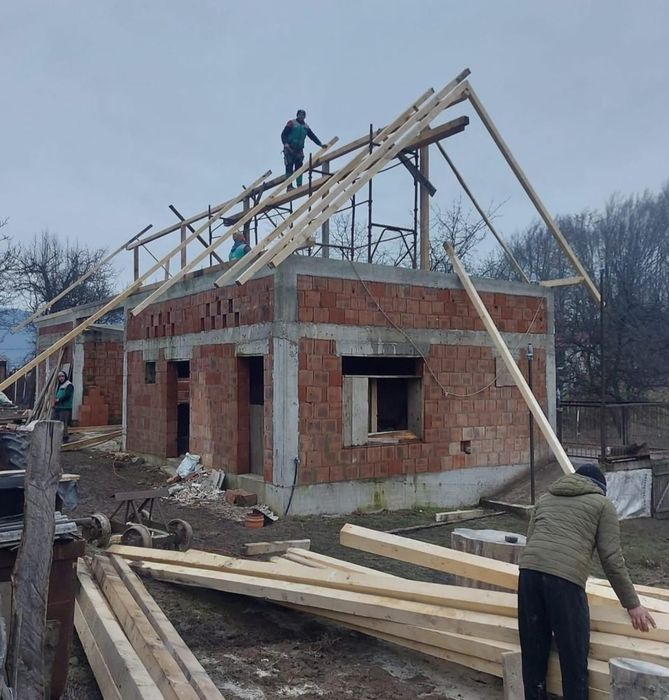 Pazie metalica acoperișuri Mansardari dulgherie acoperis