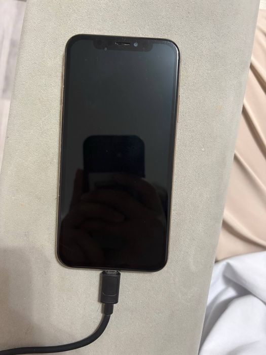 продам iPhone XS