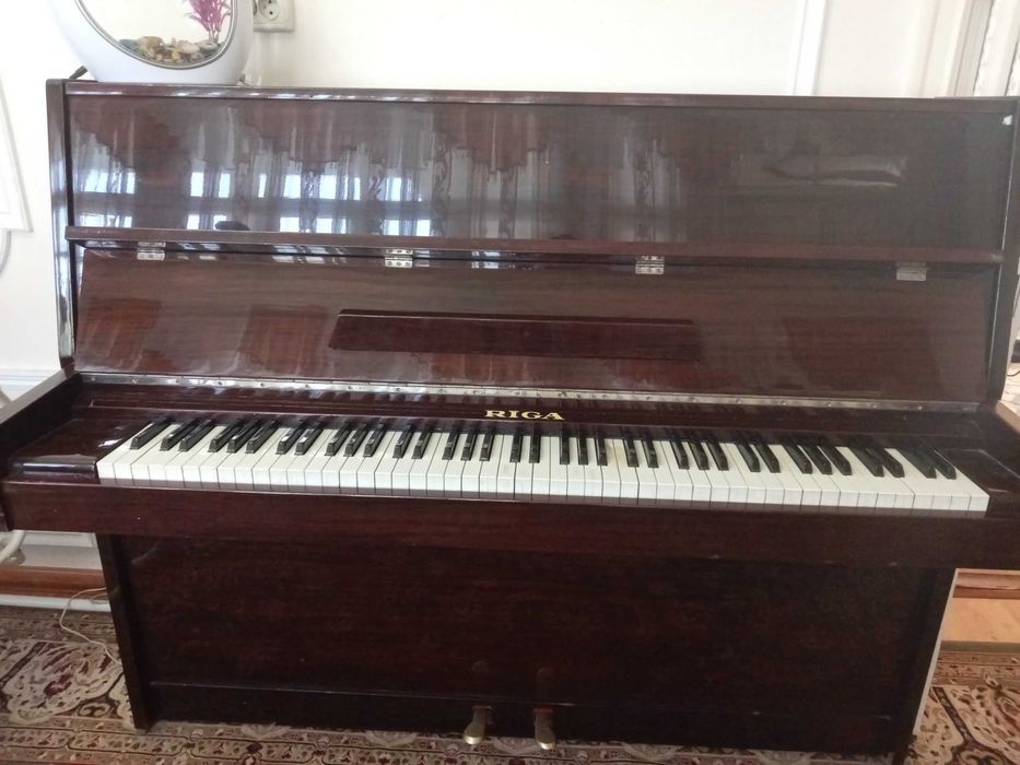 Pianino RIGA sotiladi