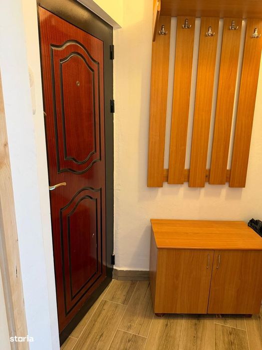 Garsoniera etaj 4 - bloc de apartamente, strada Torentului
