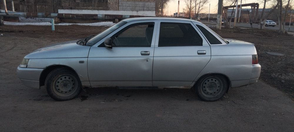 Продам ваз 2110...