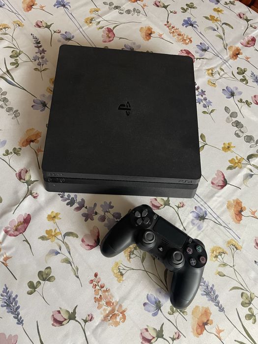 PS4/Playstation 4 Slim (500 Gb)