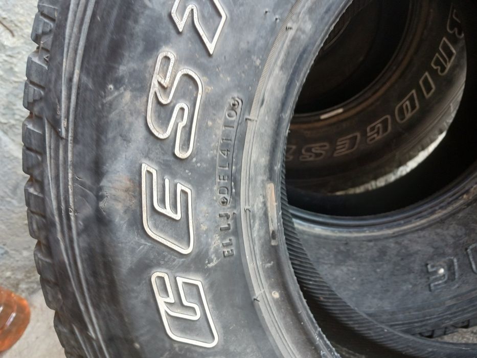 Гуми 265/70/16 без лепенки и фитили