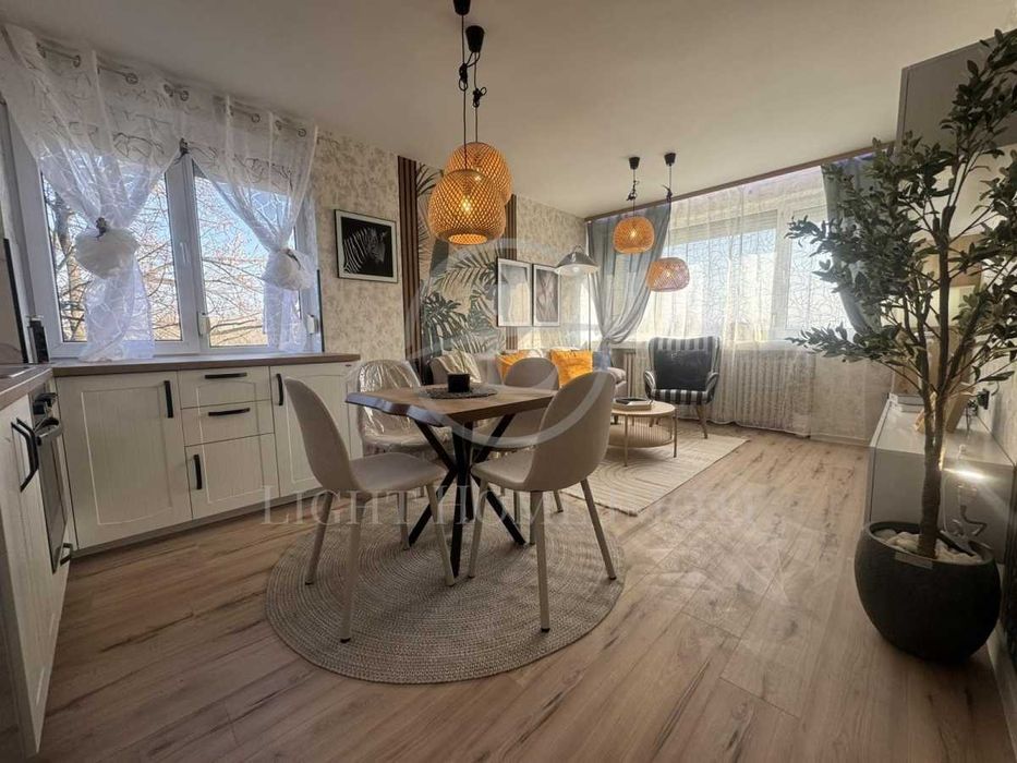 Продава се Тристаен апартамент в Пловдив, Център - 70 кв.м за 2108 €/кв.м - Снимка #3