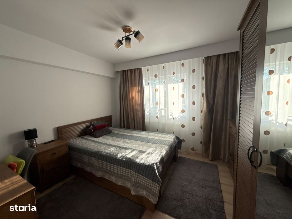 Apartament 2 camere, balcon, Între Lacuri