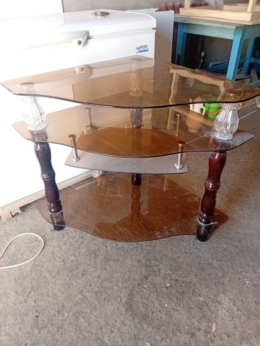 Стеклянная тумба