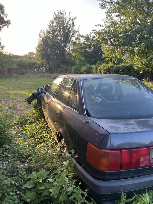 Audi 80 1.8 mono на части