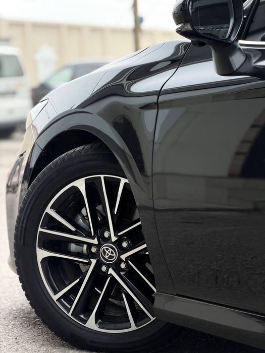 Toyota Camry Hybrid Limited