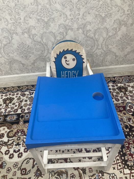 Стол для кормление