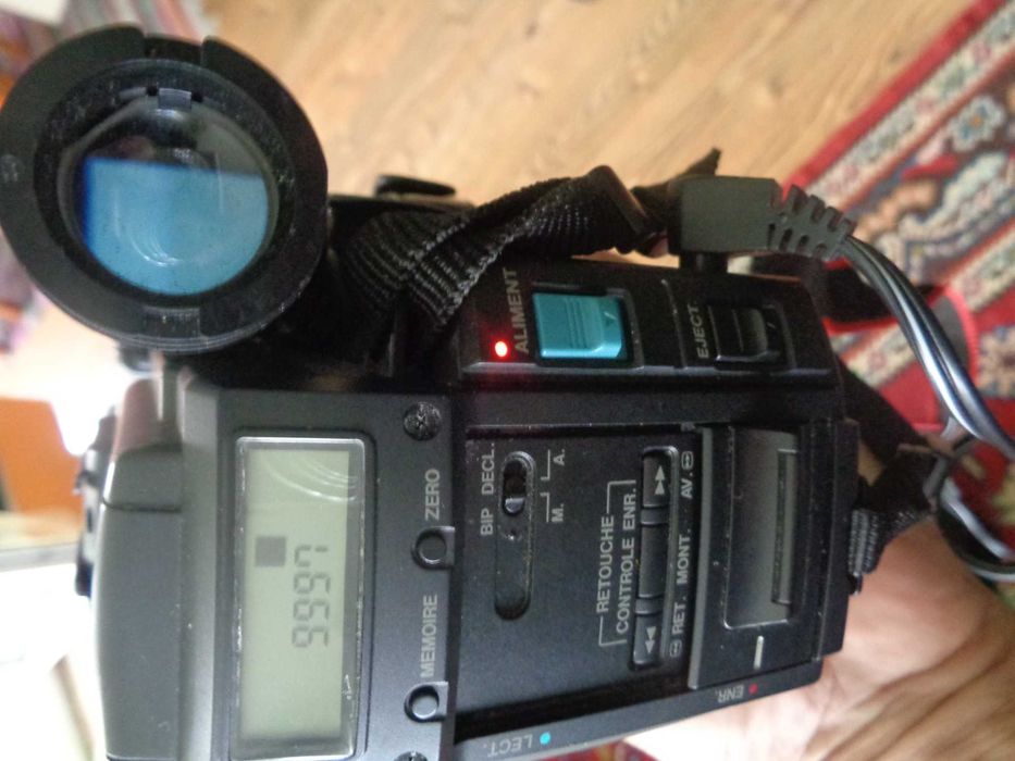 Продавам Ретро Видеокамера JVC GR-315S (VHS-C) с аксесоари