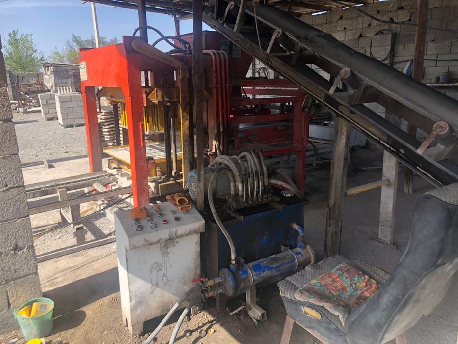 Шлакоблочный аппарат (станок)